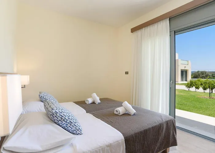 Paleos Hillside By Villa *