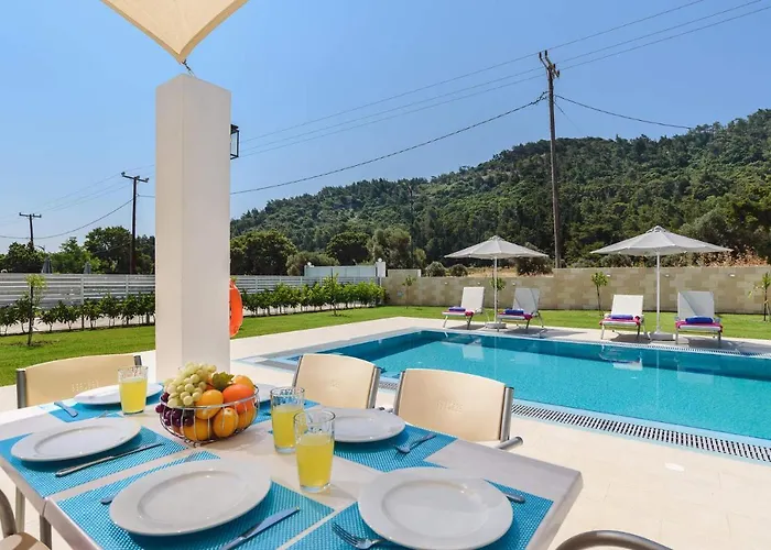 Paleos Hillside By * إياليسوس