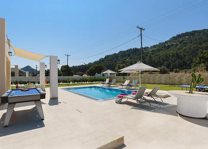 Paleos Hillside By Ialysos (Rhodes)