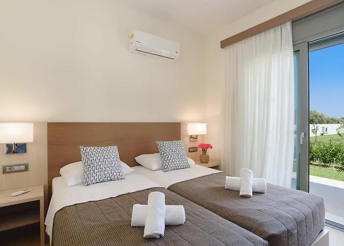 Paleos Hillside By * إياليسوس